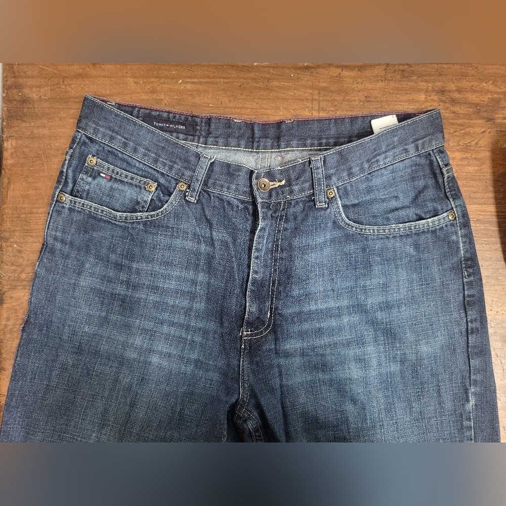 Tommy Hilfiger Blue Jeans Men's "Classic Fit" 33 / 32 Excellent Used Condition